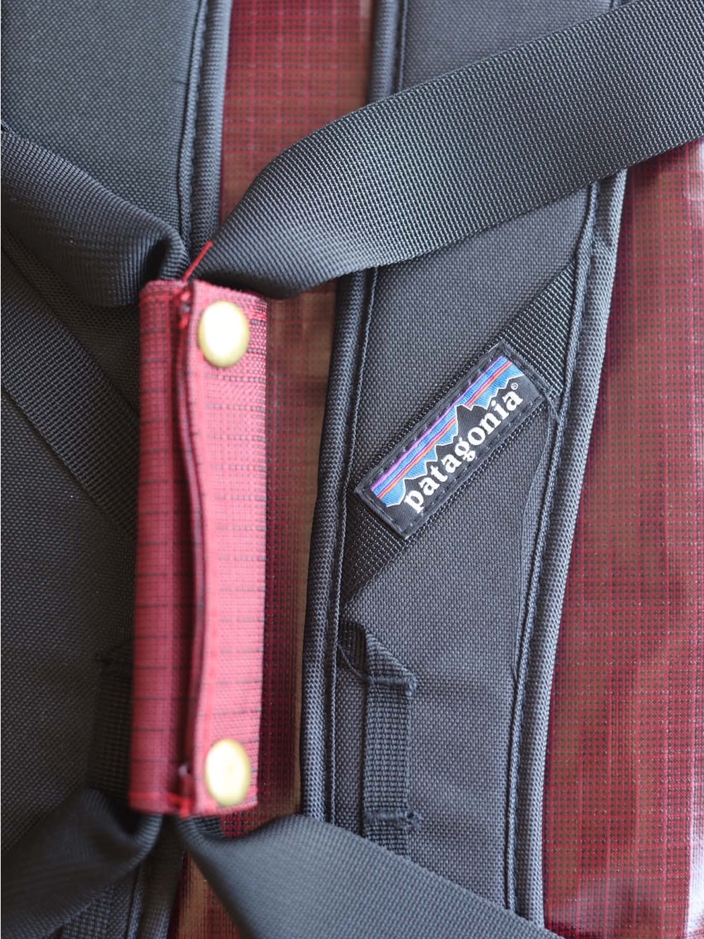 Patagonia 40L Red Duffel Bag Polyester Solid Zip Closure Backpack Older version - Picture 5 of 9